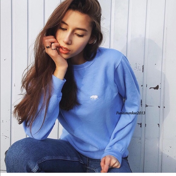 blue bear sweatshirt - Picture 2 of 5